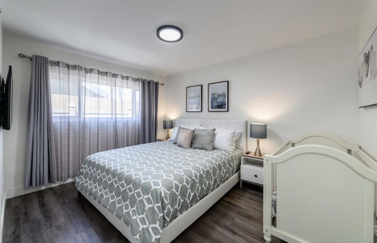 Spacious Disneyland 5 Bedroom 4 Bath House With Game Room Anaheim Exterior photo