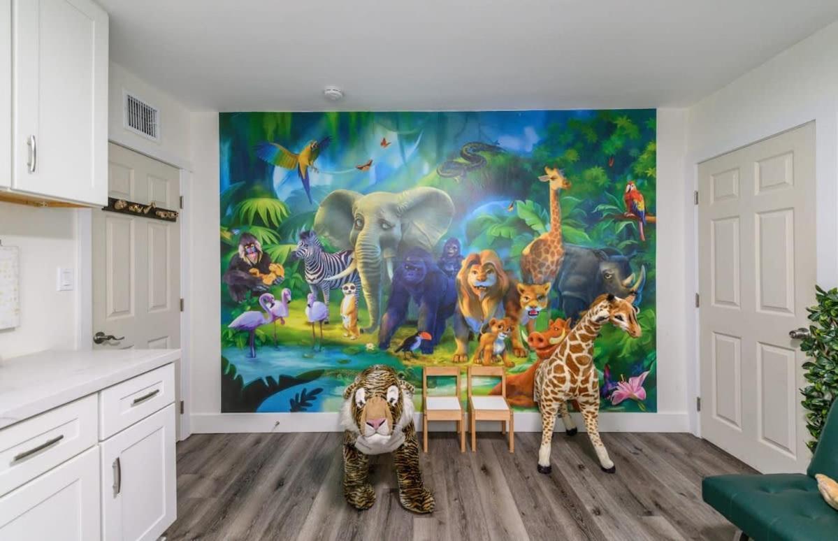 Spacious Disneyland 5 Bedroom 4 Bath House With Game Room Anaheim Exterior photo